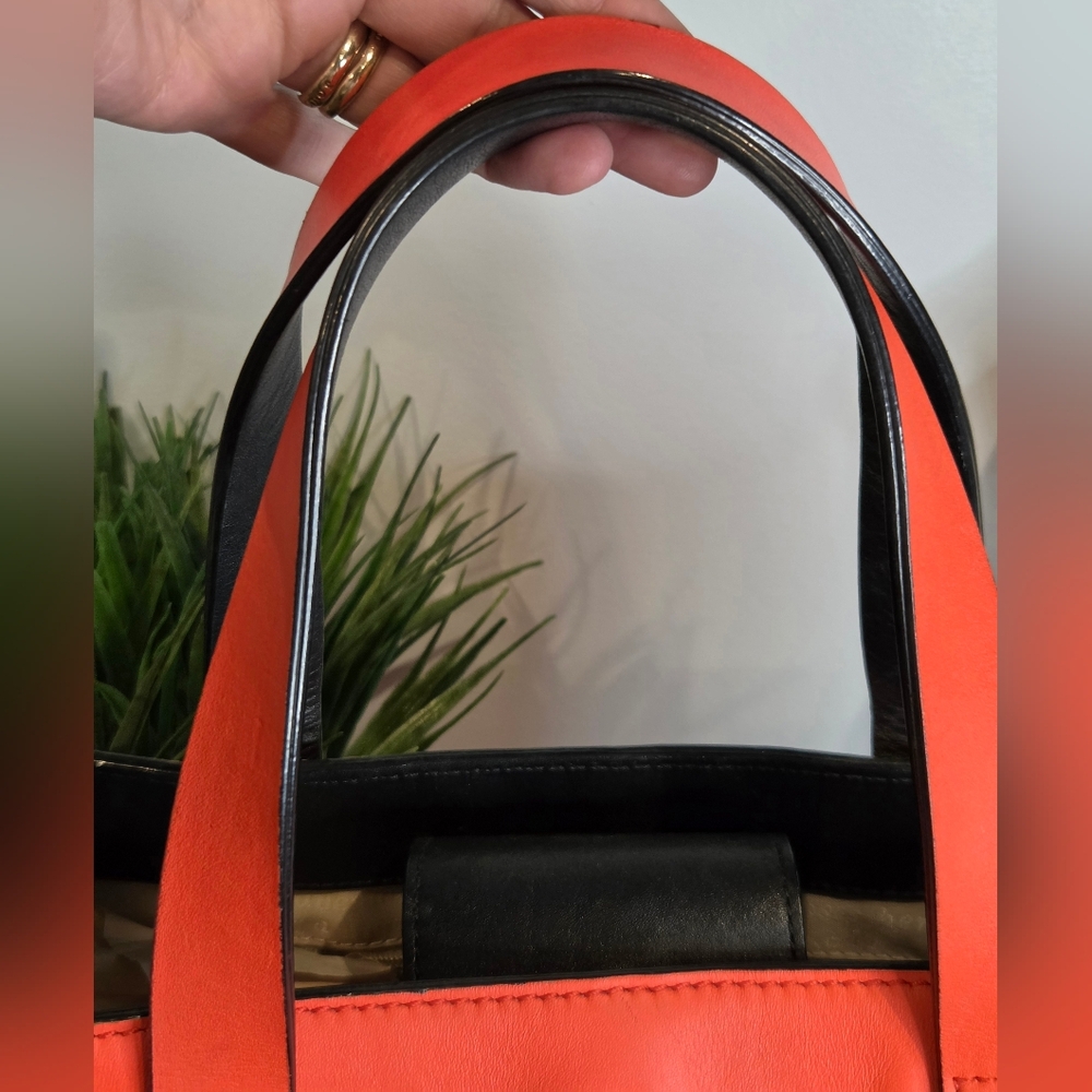 Kate Spade New York Brightspot Avenue Grayce Tote Storybook Lining - Picture 13 of 15